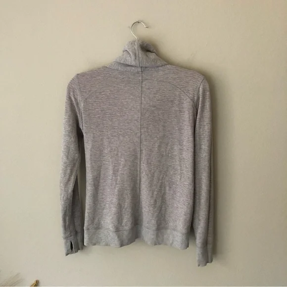 Lululemon In a Cinch Longsleeve Tee Pullover Heathered Grey Pink Striped… - Picture 8 of 15